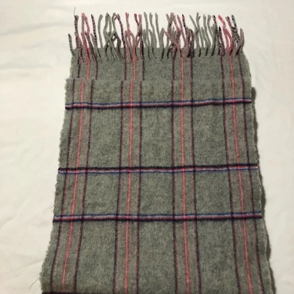 Neumann Marcus cashmere plaid grey purple pink fringe scarf 11.5”x56”